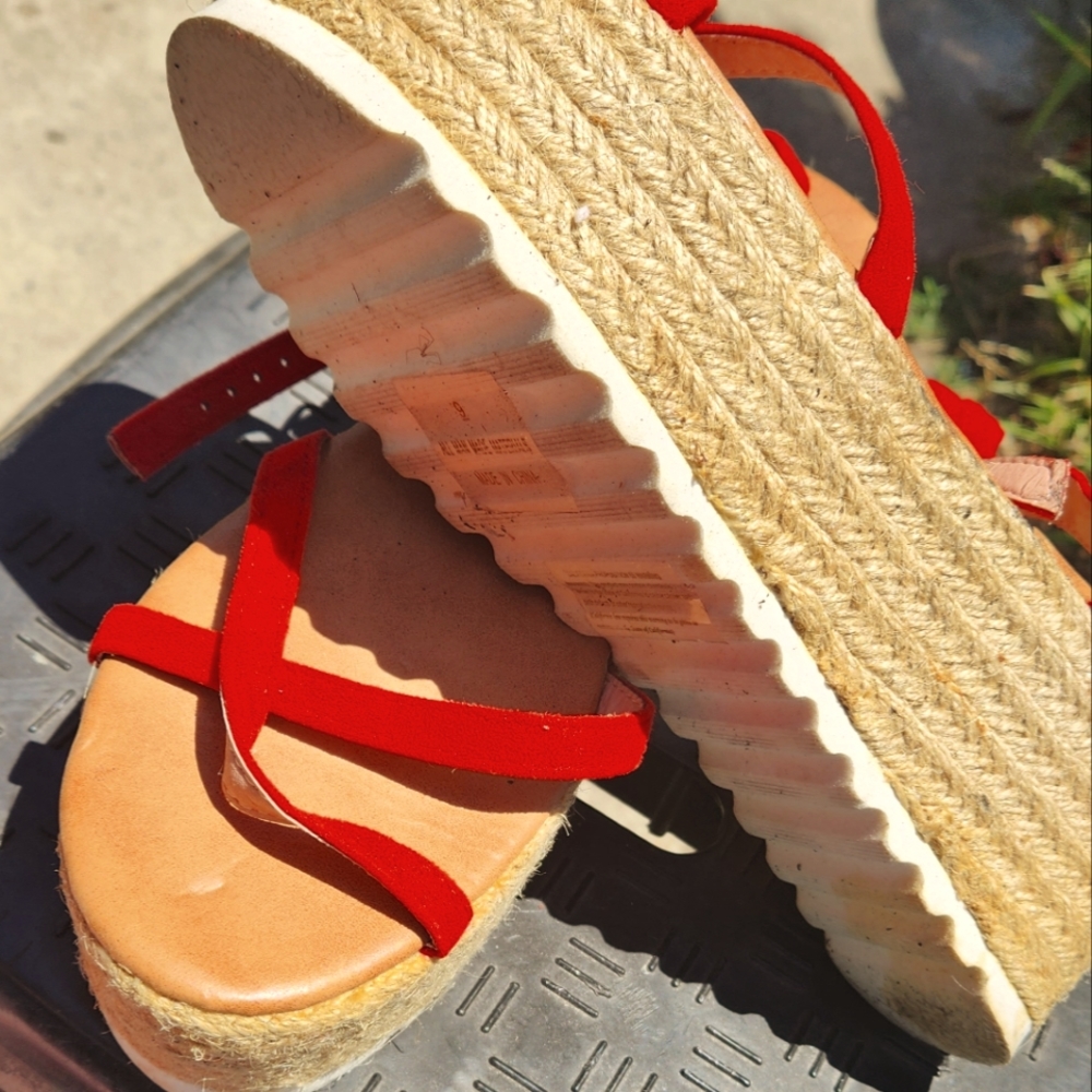 Sandles